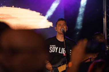 Miel San Marcos grubu 28 Temmuz 2019 tarihinde Tampa Florida 'daki Iglesia de Dios Pentecostal' da sahne almaktadır. 