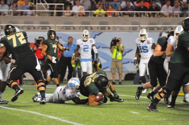 Kuzey Carolina 29 Aralık 2015 tarihinde Orlando Florida 'daki Kamp Dünya Stadyumu' nda oynanan Russell Atletizm Kupası 'nda Baylor ile karşılaşacak..