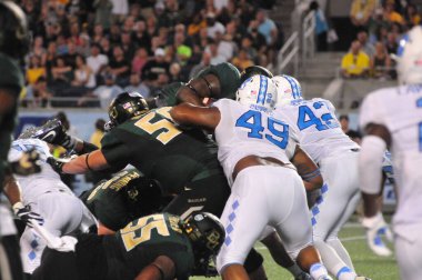 Kuzey Carolina 29 Aralık 2015 tarihinde Orlando Florida 'daki Kamp Dünya Stadyumu' nda oynanan Russell Atletizm Kupası 'nda Baylor ile karşılaşacak..