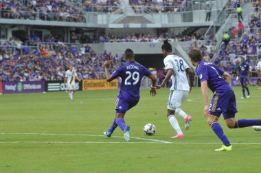 Orlando City 15 Nisan 2017 'de Florida, Orlando' daki Citrus Bowl 'da Los Angeles Galaksisine ev sahipliği yaptı..