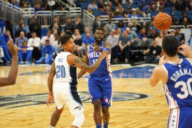 Orlando Magic 13 Ekim 2019 'da Florida, Orlando' daki Amway Center 'da Philadelphia 76ers' a ev sahipliği yaptı..