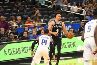 Orlando Magic, 19 Aralık 2018 tarihinde Orlando Florida 'daki Amway Center' da San Antonio Spurs 'a ev sahipliği yapmaktadır.