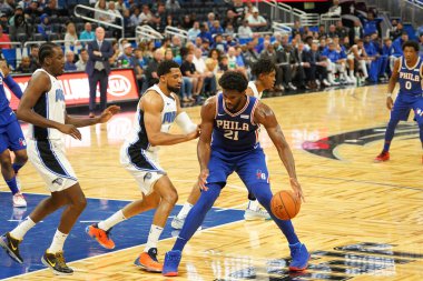 Orlando Magic 13 Ekim 2019 'da Florida, Orlando' daki Amway Center 'da Philadelphia 76ers' a ev sahipliği yaptı..