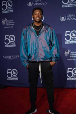 15 Ekim 2019 'da Nashville, Tennessee' deki Linbscome Üniversitesi 'nde verilen 50. GMA Dove Ödülleri sırasında kırmızı halı.