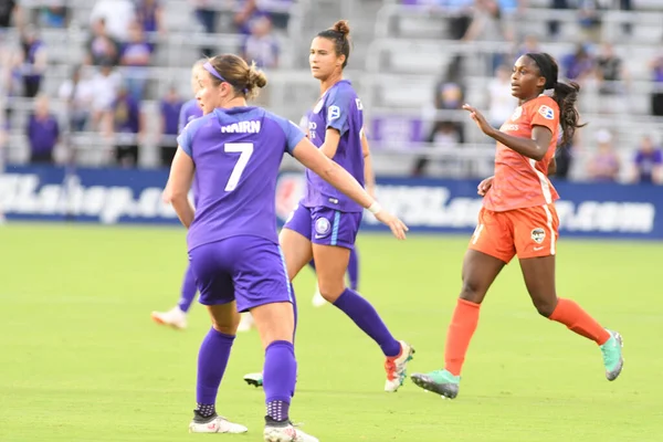 Orlando Pride 28 Haziran 2018 'de Orlando City Stadyumu' nda Houston Dash 'e ev sahipliği yaptı..  