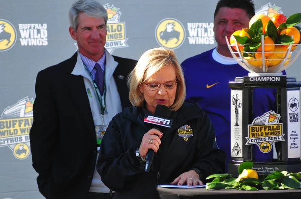 LSU, 31 Aralık 2016 tarihinde Orlando Florida 'daki Kamp Dünya Stadyumu' nda oynanan 71. Citrus Kupası 'nda Louisville ile karşılaşacak..  