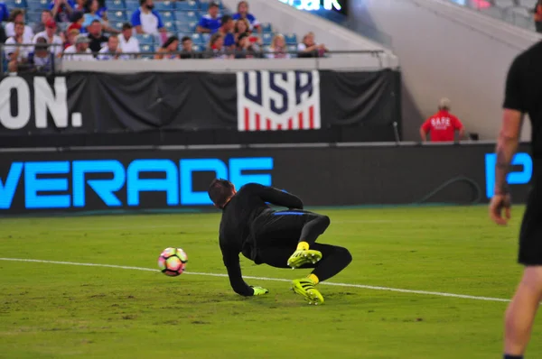 ABD Futbol Takımı 6 Eylül 2016 'da Jacksonville Florida EverBank Field' da Trinidad & Tobago 'ya ev sahipliği yaptı..