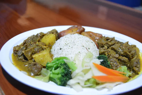 Hermoso Plato Deliciosa Comida Caribeña — Foto de Stock