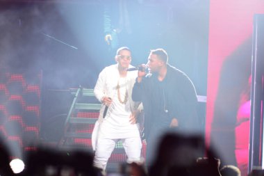 Baba Yankee ve Don Omar 7 Ağustos 2016 'da Orlando Florida' daki Amway Center 'da konser verdiler..  