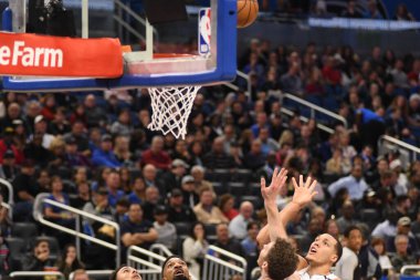Orlando Magic, 19 Aralık 2018 tarihinde Orlando Florida 'daki Amway Center' da San Antonio Spurs 'a ev sahipliği yapmaktadır.