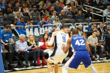 Orlando Magic 27 Aralık 2019 Cuma günü Orlando, Florida 'daki Amway Arena' da Philadelphia 76ers 'a ev sahipliği yapıyor..