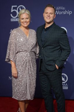 15 Ekim 2019 'da Nashville, Tennessee' deki Linbscome Üniversitesi 'nde verilen 50. GMA Dove Ödülleri sırasında kırmızı halı. 