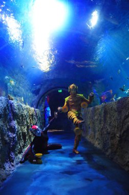 30 Ağustos 2016 'da Orlando Florida' daki güzel Orlando Eye 'daki Cirque du Soleil gösterisi.