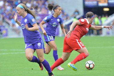 Orlando Pride 22 Nisan 2017 'de Orlando City Stadyumu' nda Washington Spirit 'e ev sahipliği yaptı..  