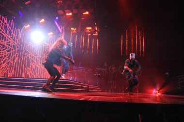 R & B Şarkıcısı Usher 12 Aralık 2015 'te Orlando Florida' daki Amway Center 'da sahne alacak..