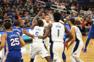 Orlando Magic 13 Ekim 2019 'da Florida, Orlando' daki Amway Center 'da Philadelphia 76ers' a ev sahipliği yaptı.. 