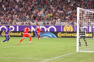 Orlando City SC, 8 Mayıs 2015 'te Florida' daki Kamp Dünyası Stadyumu 'nda Los Angeles Galaksisi' ne ev sahipliği yaptı.. 