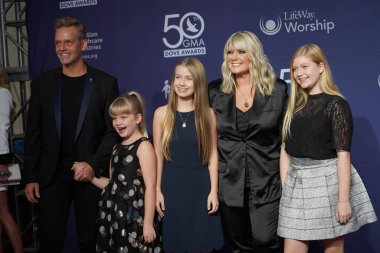 15 Ekim 2019 'da Nashville, Tennessee' deki Linbscome Üniversitesi 'nde verilen 50. GMA Dove Ödülleri sırasında kırmızı halı. 