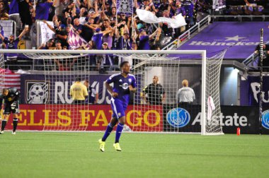 Orlando City SC, 6 Mayıs 2016 'da Orlando Florida' daki Dünya Kampı Stadyumu 'nda New York Red Bulls' a ev sahipliği yaptı..