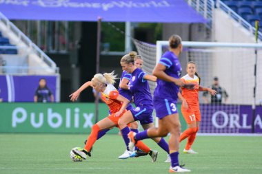 Orlando Pride sunucusu Houston Dash 23 Haziran 2016 'da Orlando Florida' daki Dünya Kampı Stadyumu 'nda..