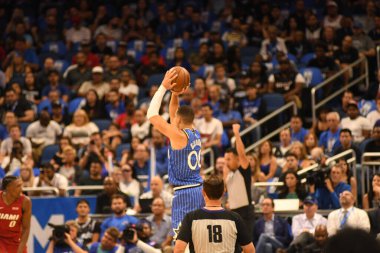 Orlando Magic 17 Ekim 2018 'de Orlando Florida' daki Amway Center 'da Miami Heat' i sunar.. 