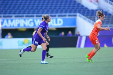 Orlando Pride sunucusu Houston Dash 23 Haziran 2016 'da Orlando Florida' daki Dünya Kampı Stadyumu 'nda..