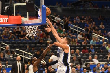 Orlando Magic 10 Ekim 2018 tarihinde Orlando Florda 'daki Amway Center' da Memphis Grizzilies 'e ev sahipliği yaptı..  