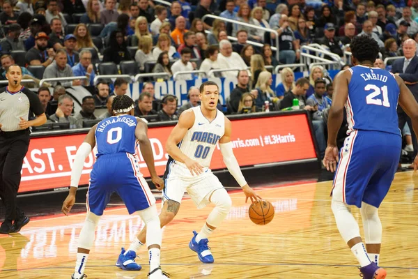 Orlando Magic 27 Aralık 2019 Cuma günü Orlando, Florida 'daki Amway Arena' da Philadelphia 76ers 'a ev sahipliği yapıyor..