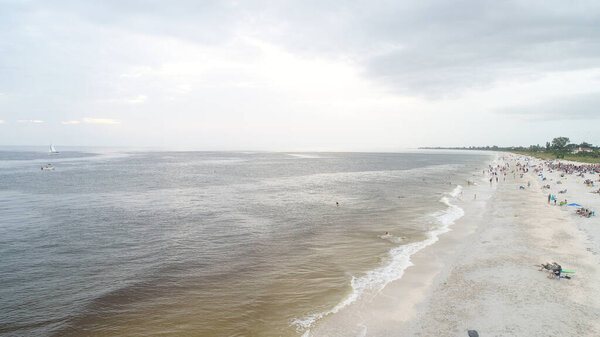 Вид с воздуха на красивый город Клируотер во Флориде 5 августа 2017 года.  