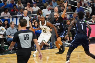 Orlando Magic, Orlando, Florida, ABD 'deki Amway Center' da Milwaukee Bucks 'a ev sahipliği yapıyor. 1 Kasım 2019.  