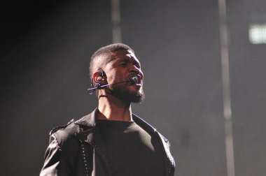 R & B Şarkıcısı Usher 12 Aralık 2015 'te Orlando Florida' daki Amway Center 'da sahne alacak.. 