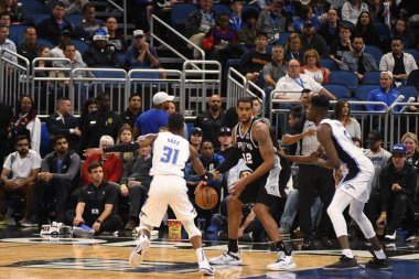 Orlando Magic, 19 Aralık 2018 tarihinde Orlando Florida 'daki Amway Center' da San Antonio Spurs 'a ev sahipliği yapmaktadır.