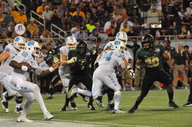 Kuzey Carolina 29 Aralık 2015 tarihinde Orlando Florida 'daki Kamp Dünya Stadyumu' nda oynanan Russell Atletizm Kupası 'nda Baylor ile karşılaşacak..