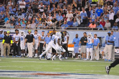 Kuzey Carolina 29 Aralık 2015 tarihinde Orlando Florida 'daki Kamp Dünya Stadyumu' nda oynanan Russell Atletizm Kupası 'nda Baylor ile karşılaşacak..