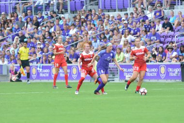Orlando Pride 22 Nisan 2017 'de Orlando City Stadyumu' nda Washington Spirit 'e ev sahipliği yaptı..  