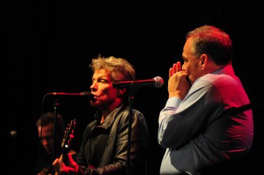 Şarkıcı Jon Bon Jovi, 5 Kasım 2016 'da St. Petersburg Florida' da Devlet Street Theater in Support of HIllary Clinton 'ın Başkan İhalesi' nde sahne alıyor.