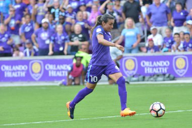 Orlando Pride 22 Nisan 2017 'de Orlando City Stadyumu' nda Washington Spirit 'e ev sahipliği yaptı..  