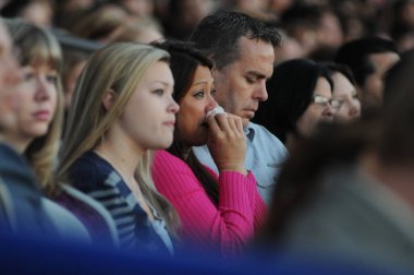 8 Nisan 2012 'de Orlando Florida' da yıllık Deniz Dünyasının Paskalya Gündoğumu Servisi.  