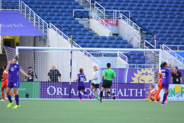 Orlando Pride sunucusu Houston Dash 23 Haziran 2016 'da Orlando Florida' daki Dünya Kampı Stadyumu 'nda..