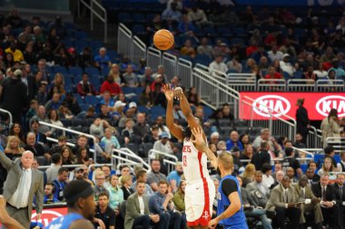 Orlando Magic, 13 Aralık 2019 Cuma günü Orlando, Florida 'daki Amway Center' da Houston Rockets 'a ev sahipliği yapıyor.