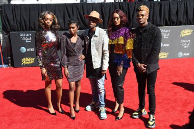 Kırmızı Halı Fotoğrafları 29 Mart 2019 Cumartesi günü Las Vegas 'taki Orleans Resort' ta düzenlenen 34. Yıldız Ödülleri sırasında çekildi.