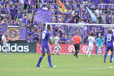 Orlando City 15 Nisan 2017 'de Florida, Orlando' daki Citrus Bowl 'da Los Angeles Galaksisine ev sahipliği yaptı..