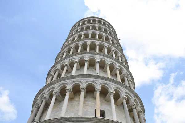 Eğik Pisa Kulesi, İtalya 