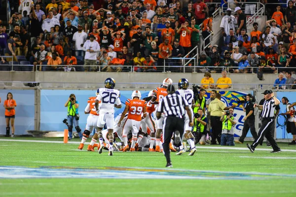 West Virginia Mountaineers Enfrentam Miami Hurricanes Durante 71St Russell Bowl — Fotografia de Stock