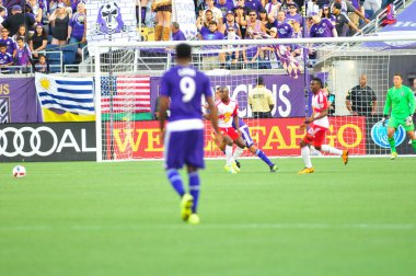 Orlando City SC, 6 Mayıs 2016 'da Orlando Florida' daki Dünya Kampı Stadyumu 'nda New York Red Bulls' a ev sahipliği yaptı.. 