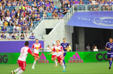 Orlando City SC, 6 Mayıs 2016 'da Orlando Florida' daki Dünya Kampı Stadyumu 'nda New York Red Bulls' a ev sahipliği yaptı.. 