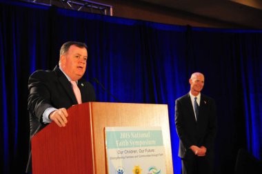 Florida Valisi Rick Scott 13 Ekim 2015 'te Orlando Florida' daki İnanç Sempozyumunda konuşma yapacak..  