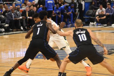 Orlando Magic, 19 Ocak 2019 Cumartesi günü Orlando Florida 'daki Amway Arena' da Milwaukee Doları 'na ev sahipliği yapıyor..