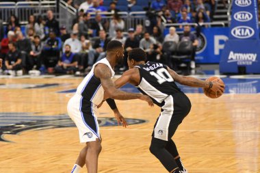Orlando Magic, 19 Aralık 2018 tarihinde Orlando Florida 'daki Amway Center' da San Antonio Spurs 'a ev sahipliği yapmaktadır.. 