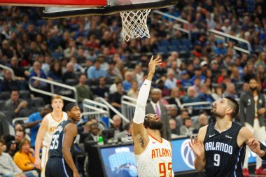 Orlando Magic 30 Aralık 2019 tarihinde Orlando, Florida 'daki Amway Center' da Atlanta Hawks 'a ev sahipliği yaptı.